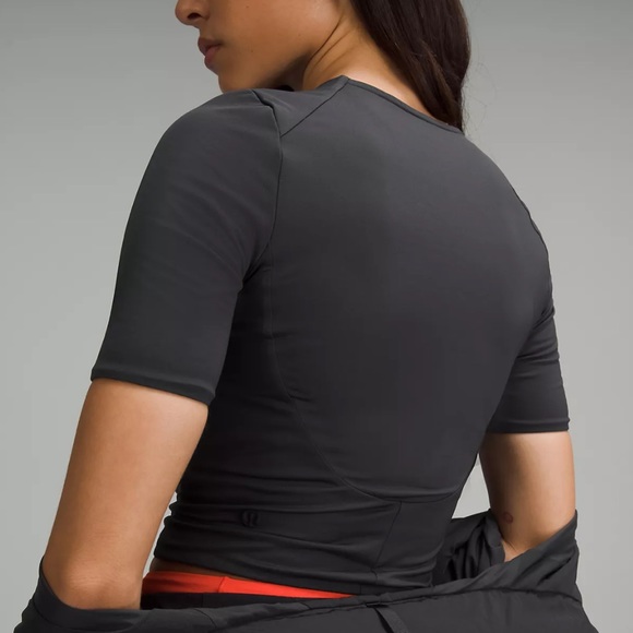 Lululemon Tight Fit Lined T-Shirt *Black - Picture 4 of 4